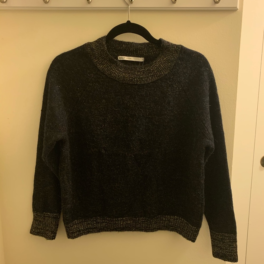 NEW WITH TAGS! Black Metallic Mockneck Sweater